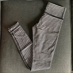 lululemon cotton stripe wunder unders RARE size 2